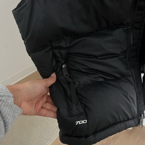 The North Face Jet Black Insulated Vest - Picture 5 of 6